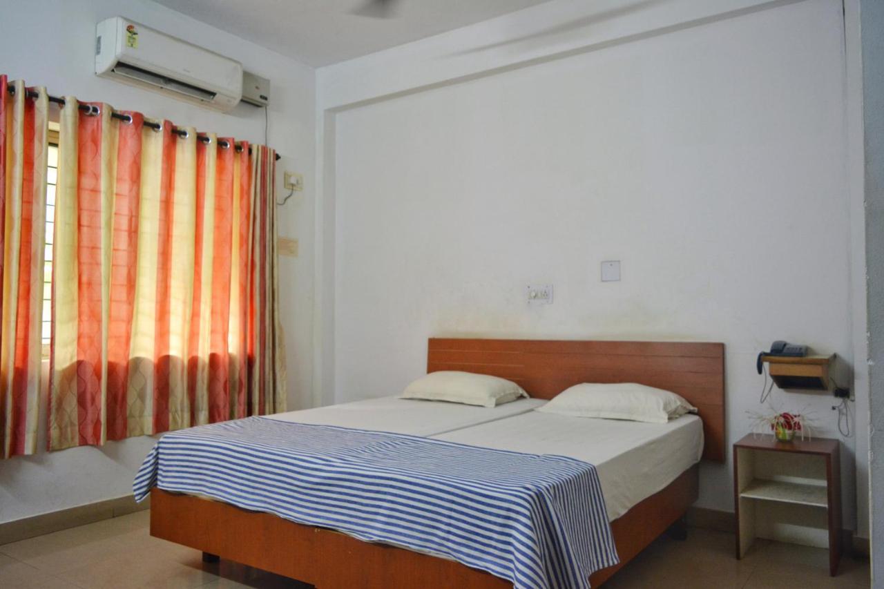 Hotel Surya Mangalore Ngoại thất bức ảnh